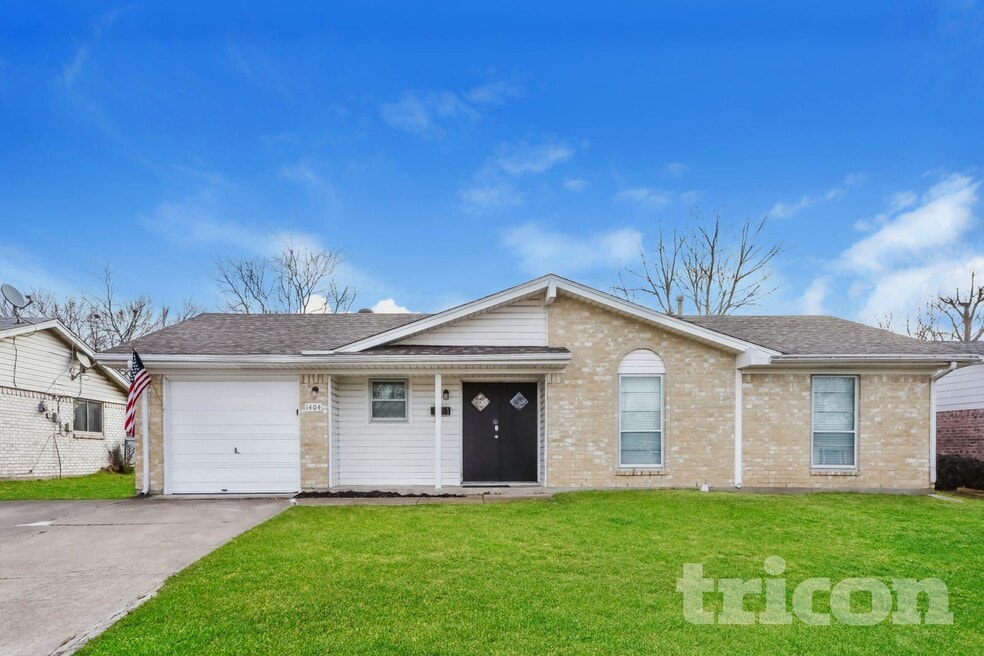 1404 E Park Dr, Mesquite, TX 75149 - photo 1