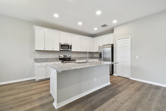 2926 Ivory Bluff Ct unit 36456805, Zephyrhills, FL 33540 - photo 6