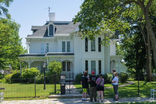 Heart of Independence has lots of historic buildings that residents can visit.