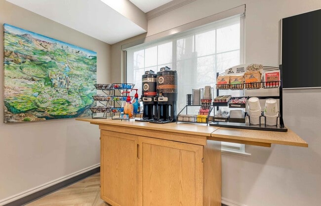 8201 Old Courthouse Rd, Vienna, VA 22182 - photo 7