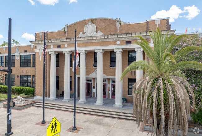 Howard Middle School is proud to offer Magnet and Stem programs for the students of Winter Park.