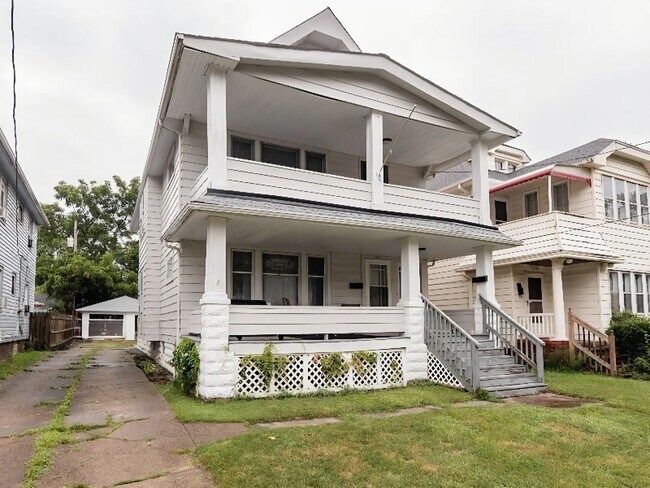 10310 Adelaide Ave unit 2 Upstairs, Cleveland, OH 44111 - photo 2