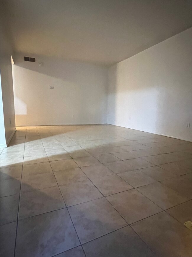 629 Kingman Ave unit C, Grants, NM 87020 - photo 3