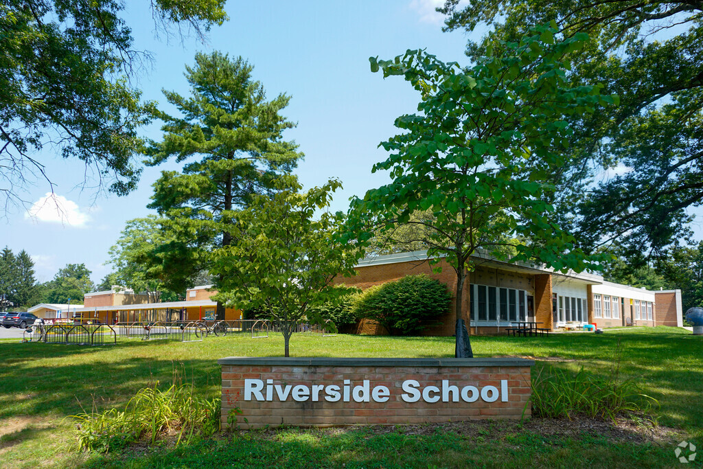 Riverside Elementary School is serving students living in the Princeton neighborhood.