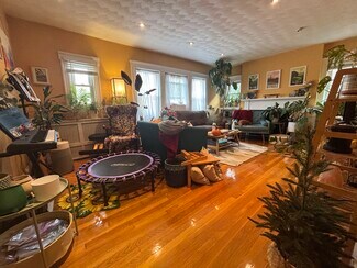 504 Washington St, Brookline, MA 02446