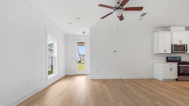 701 Longpoint Way unit 36200562, Panama City Beach, FL 32407 - photo 3