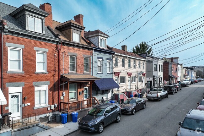 Different size and color townhouses are commonly found within Upper Lawrenceville.