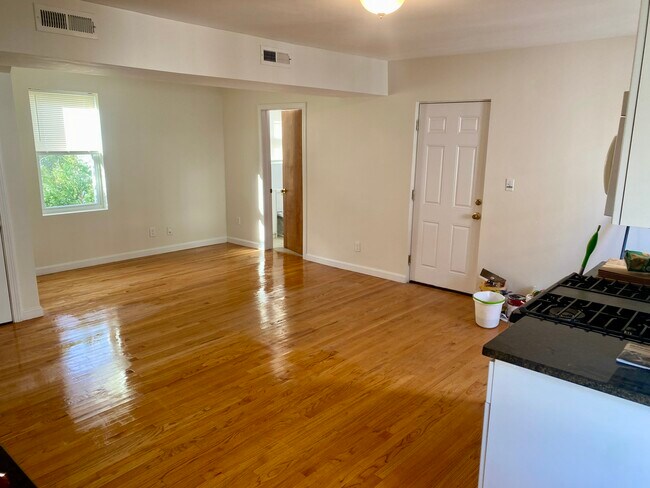 123 Thorndike St unit 123 Thorndike Street, Cambridge, MA 02141 - photo 4