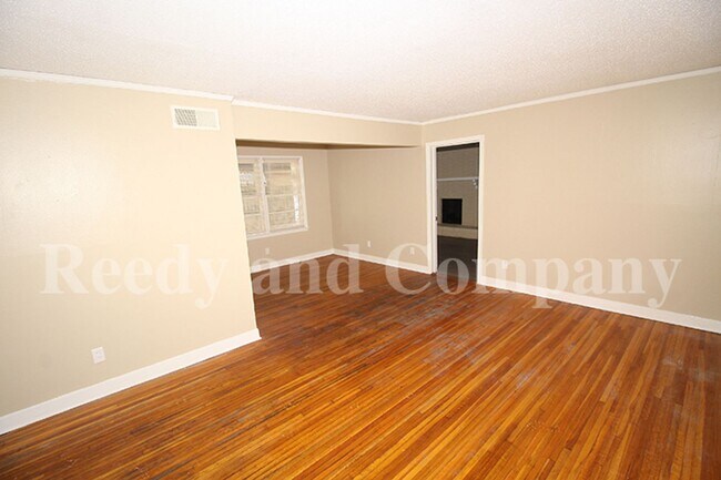 1555 S Perkins Rd, Memphis, TN 38117 - photo 5