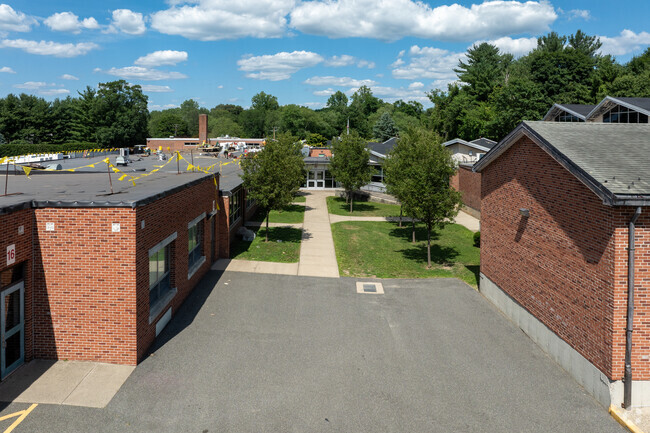Welcome to Booth Hill School.