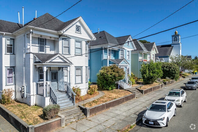 Old Victorian homes are the vibe in Broadway Street.