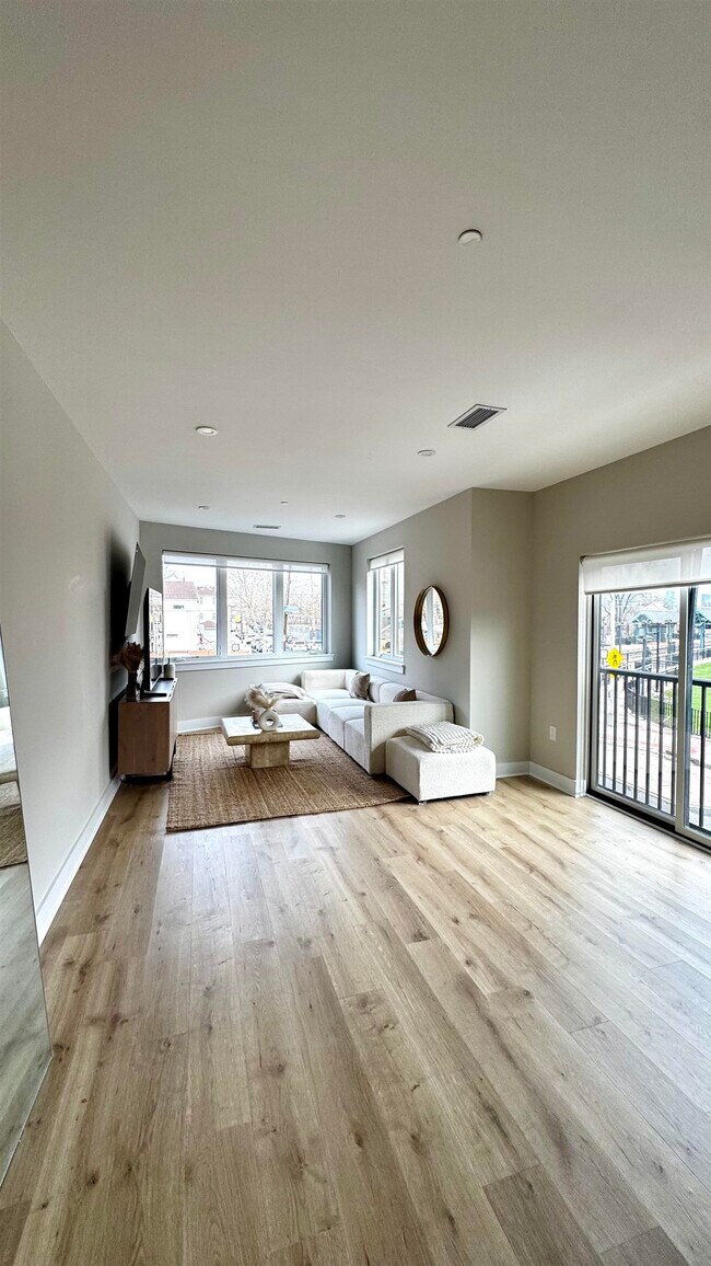 203-205 Randolph Ave unit 101, Jc, Bergen-Lafayett, NJ 07304 - photo 7