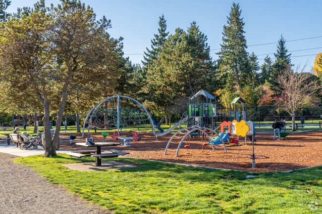 Medina park offers lots of outdoor space for the residence of the Medina neighborhood.