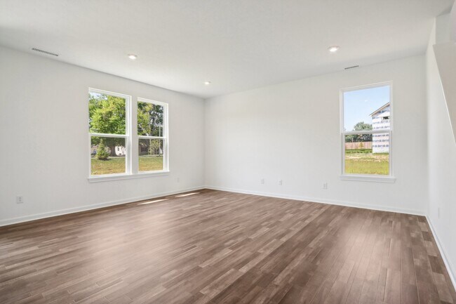 2014 Black Oak Dr, Shelbyville, IN 46176 - photo 3