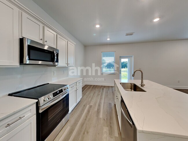 37854 Dusty Saddle Ln, Zephyrhills, FL 33541 - photo 5