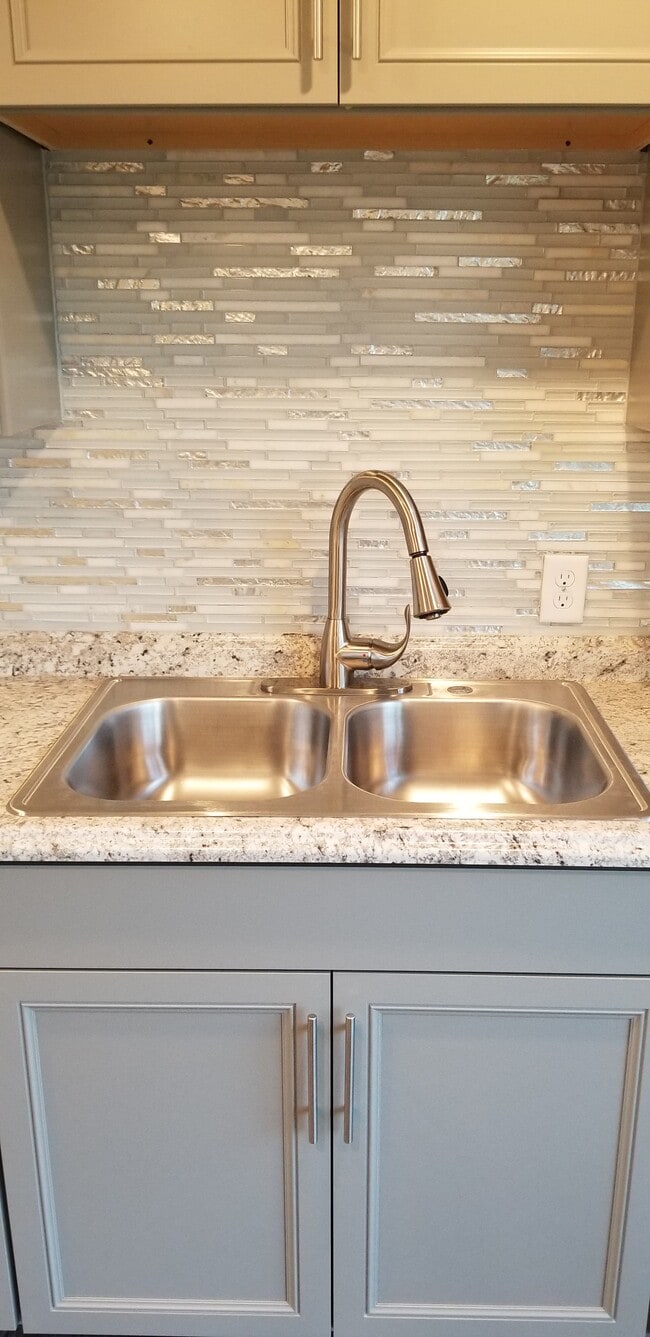 1208 Beverly St unit A, Emporia, KS 66801 - photo 3