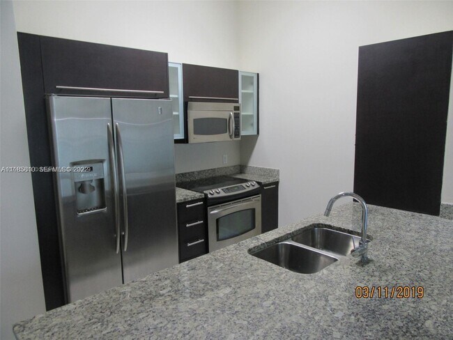 The Plaza on Brickell unit 1003, Miami, FL 33131 - photo 2