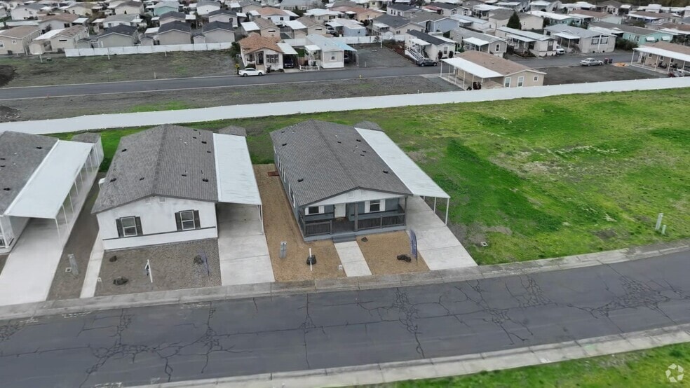 unlisted-address, Outside California, CA 97501 - photo 2