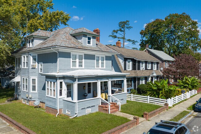 You'll find a wide variety of home types throughout Salem's residential streets.