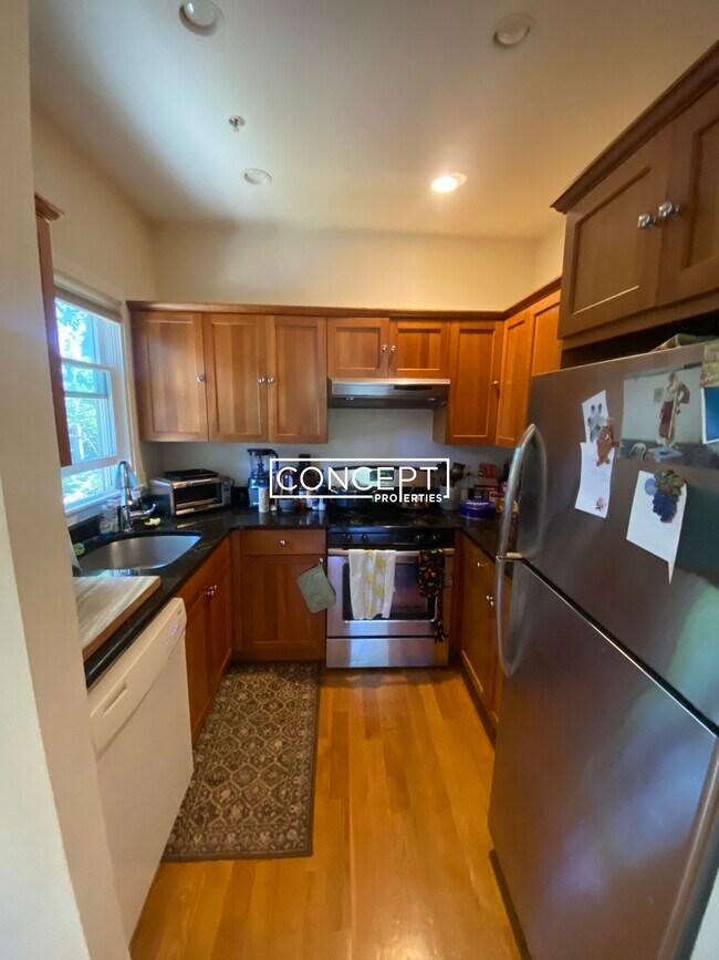 10 Selkirk Rd unit 2, Brighton, MA 02135 - photo 3