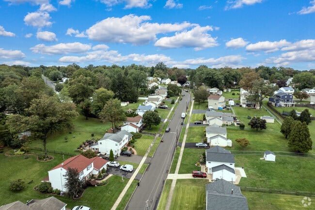 Wide residential streets in Upper Southampton offer easy on-street parking near quiet homes.