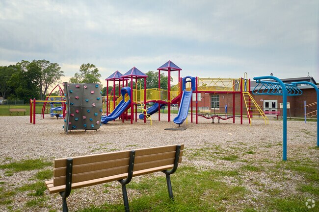 Durand-Eastman Intermediate School has 325 students in grades 3-5.