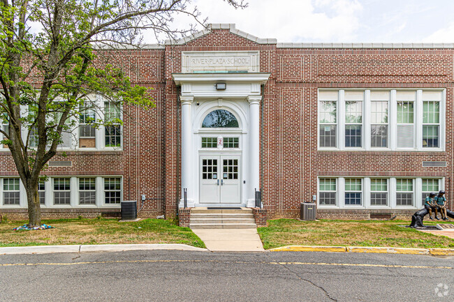 River Plaza Elementary School