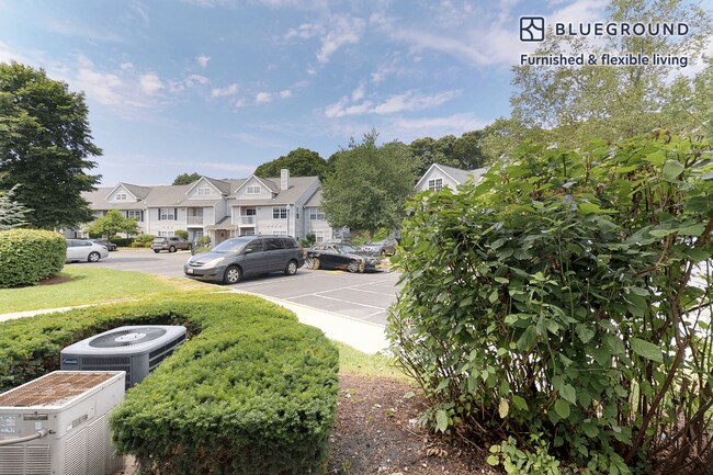 313 Avalon Cir unit FL1-ID2700A, Smithtown, NY 11787 - photo 4