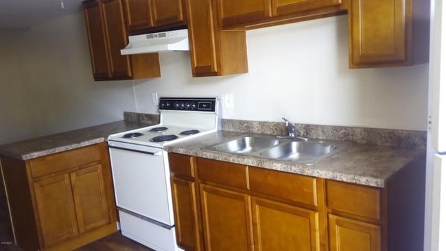 The Gardens Apartments, Glendale, AZ 85301 - photo 5