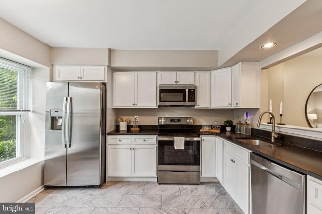 81 Talbot Ct, Media, PA 19063 - photo 2