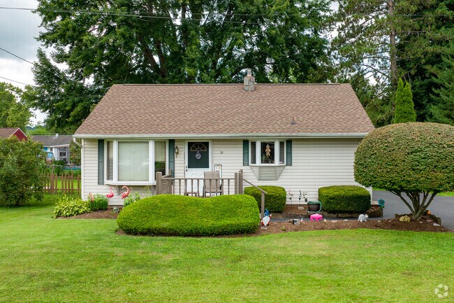 Small ranch style homes are incredibly common in the Baldwinsville neighborhood.