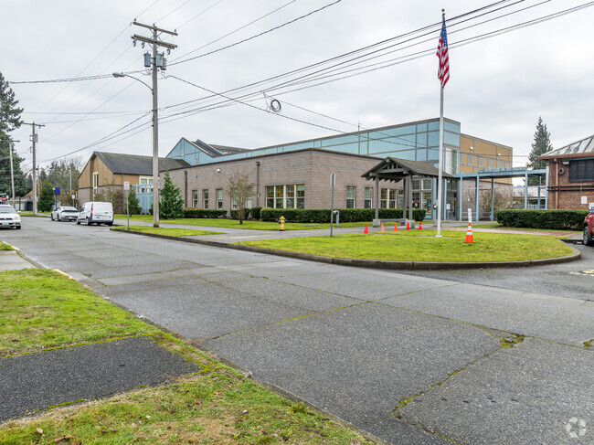 Convenient drop off area for parents in front of the Stewart Elementary School.
