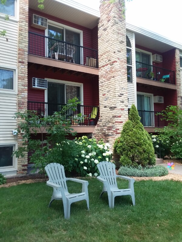 3246 Douglas Dr N unit 203, Crystal, MN 55422 - photo 3