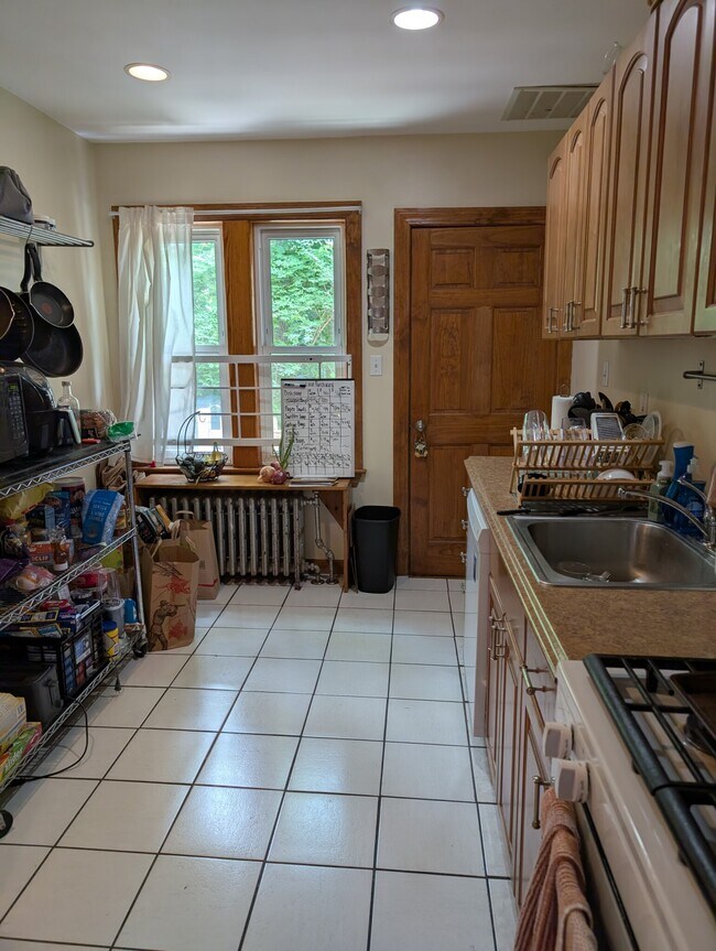 27 S Crescent Circuit Crescent unit A, Boston, MA 02135 - photo 3