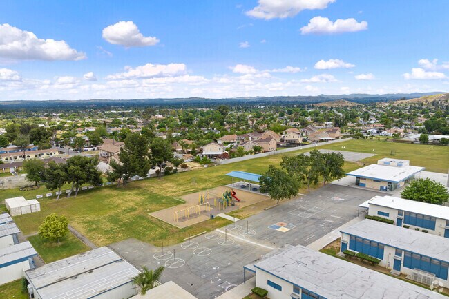 Experience top-quality educational resources at Arlanza Elementary School in Riverside.