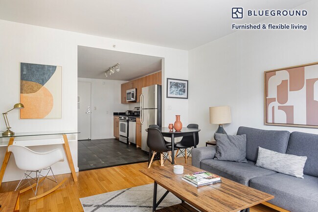 4-75-75 48th Ave unit FL3-ID1844, Queens, NY 11109 - photo 3