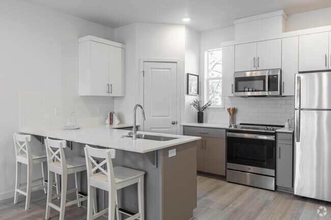 Holmes Park Townhomes, Oregon City, OR 97045 - photo 6