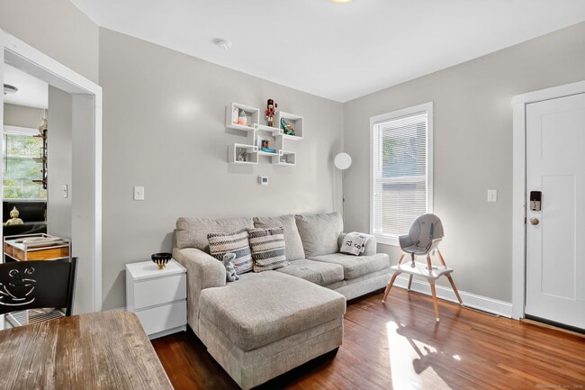 14 Belden St unit 1, New Britain, CT 06051 - photo 4