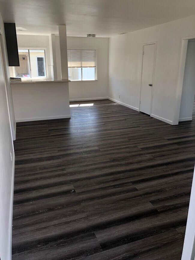 1136 S Holt Ave unit 2, Los Angeles, CA 90035 - photo 3