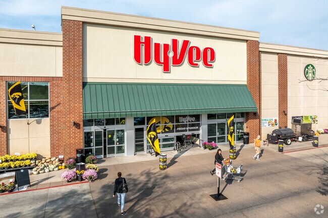 HyVee along 2nd St is the nearest grocery store for Walnut Ridge residents.