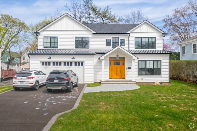 Contemporary colonial style homes are popular among residents in Baxter Estates.