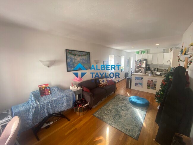 22 Saint Cyprians Place unit 4R, Boston, MA 02120 - photo 2