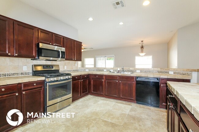 15832 W Calavar Rd, Surprise, AZ 85379 - photo 5