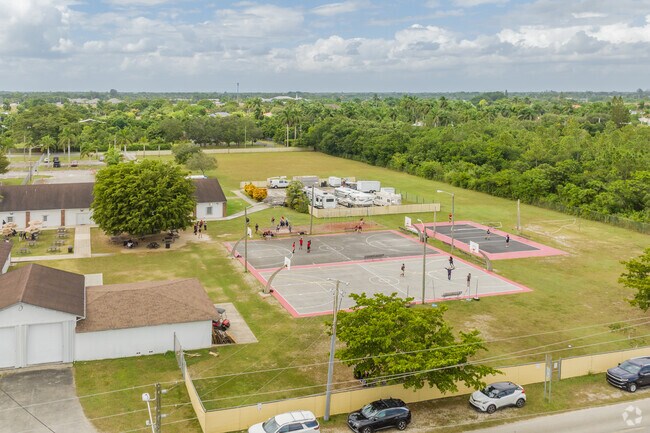 Colonial Christian School in Homestead FL has wonderful amenities for students.