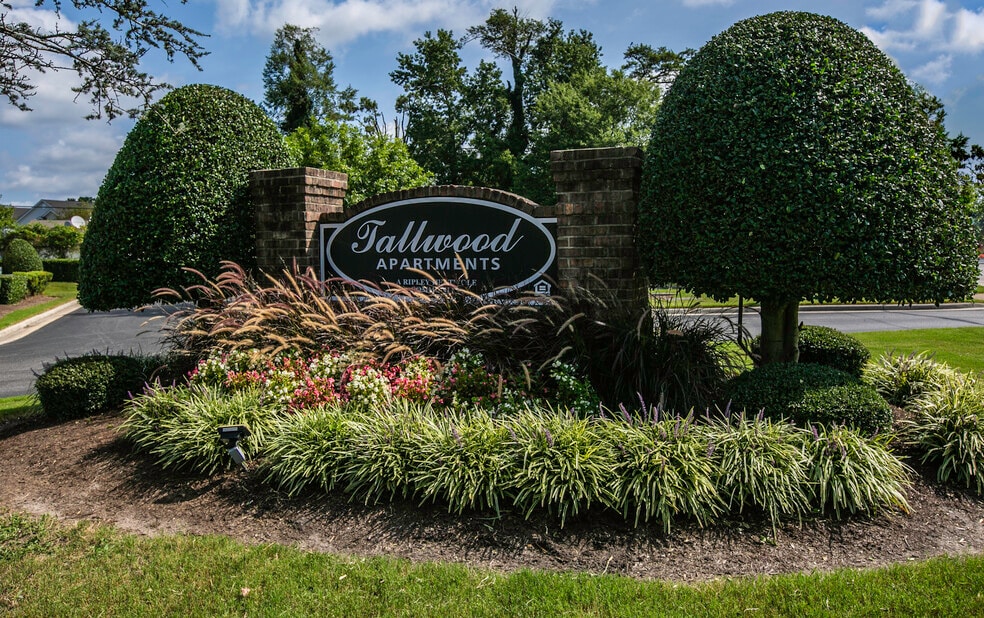 Tallwood Apartments 5705 Schoolhouse Rd, Virginia Beach, VA