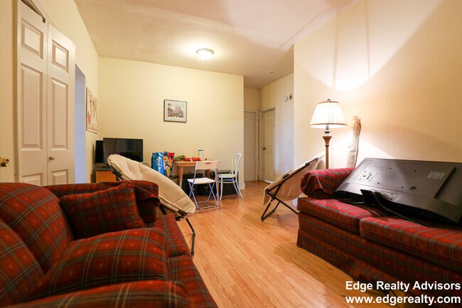 73 Thatcher St unit 5, Brookline, MA 02446 - photo 6