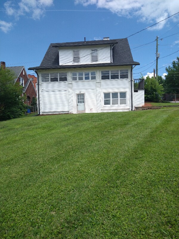 301 D St Unit B, North Wilkesboro, NC 28659