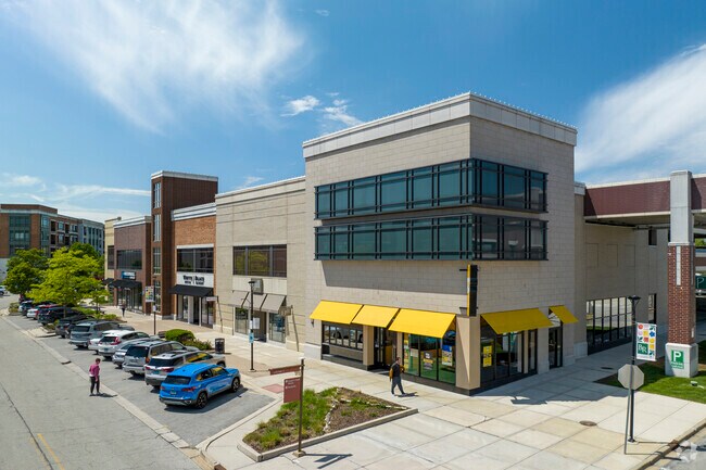 Burr Ridge Village Center is an upscale shopping center with fashion shops and dining.
