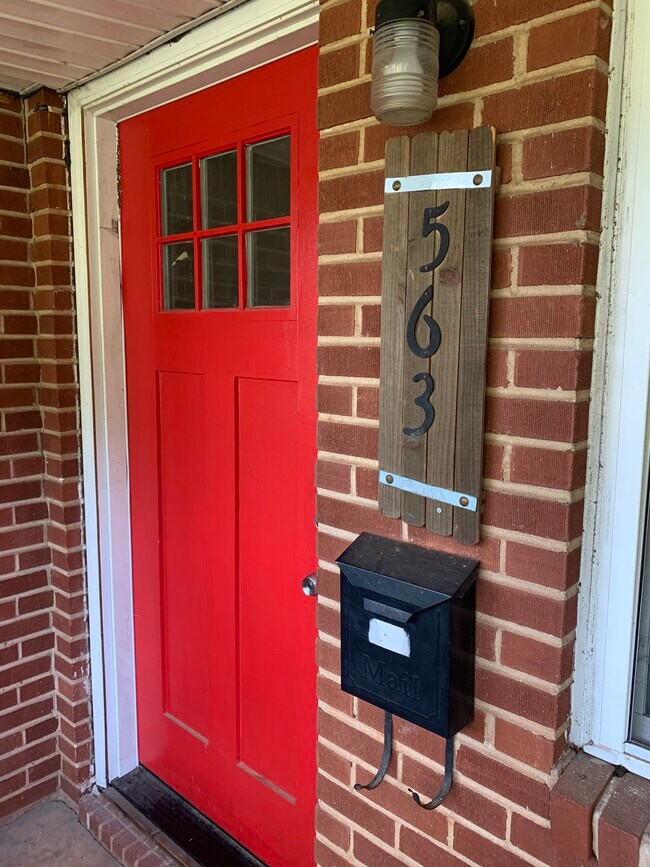 561 Northern Ave Unit 563, Stone Mountain, GA 30083