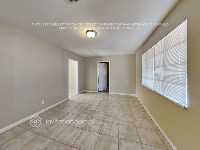 8222 N 30th Dr, Phoenix, AZ 85051 - photo 4
